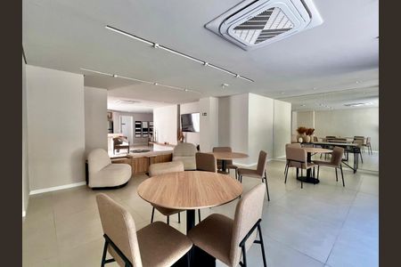 Apartamento à venda com 70m², 2 quartos e 2 vagasÁrea comum - Salão de festas