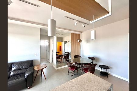 Apartamento à venda com 70m², 2 quartos e 2 vagasSala