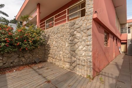 Casa à venda com 360m², 4 quartos e 2 vagasCorredor Lateral