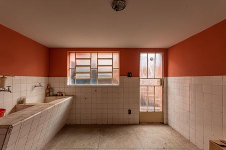 Casa à venda com 360m², 4 quartos e 2 vagasLvanderia - Casa 2