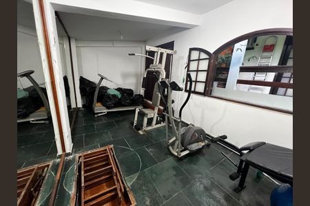 Casa à venda com 460m², 4 quartos e 4 vagas Casa à venda com 460m², 4 quartos e 4 vagasAcademia