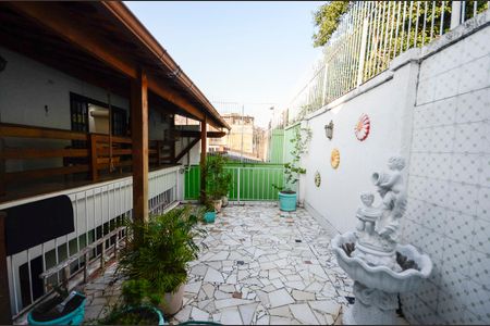 Casa à venda com 460m², 4 quartos e 4 vagas Casa à venda com 460m², 4 quartos e 4 vagasTerraço