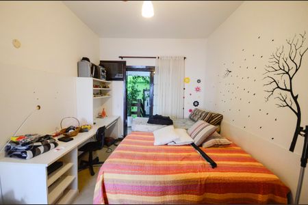 Casa à venda com 460m², 4 quartos e 4 vagas Casa à venda com 460m², 4 quartos e 4 vagasQuarto 1