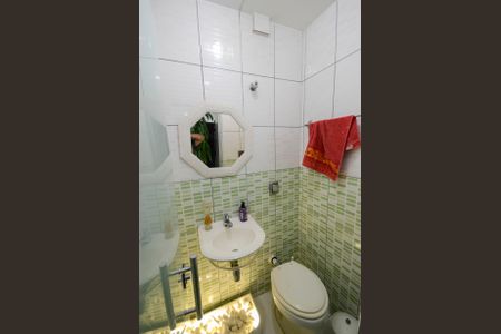 Casa à venda com 460m², 4 quartos e 4 vagas Casa à venda com 460m², 4 quartos e 4 vagasBanheiro de Serviço