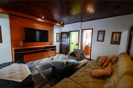 Casa à venda com 460m², 4 quartos e 4 vagas Casa à venda com 460m², 4 quartos e 4 vagasTerraço