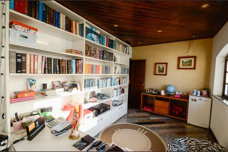 Casa à venda com 460m², 4 quartos e 4 vagas Casa à venda com 460m², 4 quartos e 4 vagasQuarto 3