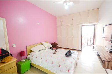 Casa à venda com 460m², 4 quartos e 4 vagas Casa à venda com 460m², 4 quartos e 4 vagasQuarto 2