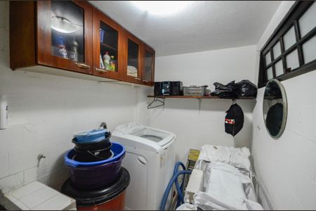 Casa à venda com 460m², 4 quartos e 4 vagas Casa à venda com 460m², 4 quartos e 4 vagasÁrea de Serviço