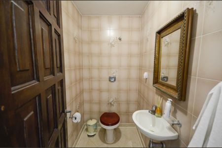 Casa à venda com 460m², 4 quartos e 4 vagas Casa à venda com 460m², 4 quartos e 4 vagasLavabo