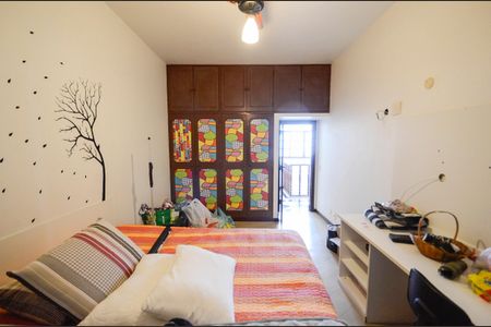 Casa à venda com 460m², 4 quartos e 4 vagas Casa à venda com 460m², 4 quartos e 4 vagasQuarto 1