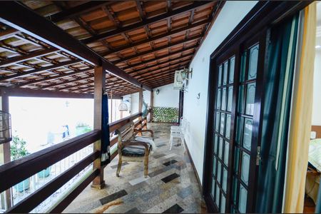 Casa à venda com 460m², 4 quartos e 4 vagas Casa à venda com 460m², 4 quartos e 4 vagasVista da Suíte