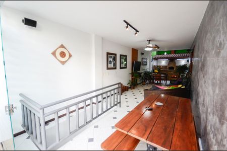 Casa à venda com 460m², 4 quartos e 4 vagas Casa à venda com 460m², 4 quartos e 4 vagasÁrea gourmet