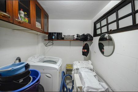 Casa à venda com 460m², 4 quartos e 4 vagas Casa à venda com 460m², 4 quartos e 4 vagasÁrea de Serviço