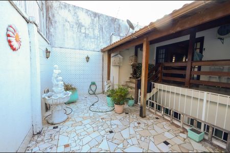 Casa à venda com 460m², 4 quartos e 4 vagas Casa à venda com 460m², 4 quartos e 4 vagasTerraço