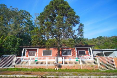 Casa para alugar com 200m², 2 quartos e 2 vagasFachada