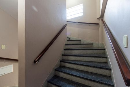 Apartamento à venda com 96m², 3 quartos e sem vagaEscada