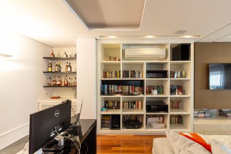 Apartamento à venda com 345m², 3 quartos e 5 vagasEscritório 2