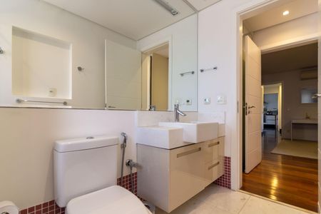 Apartamento à venda com 345m², 3 quartos e 5 vagasBanheiro Suíte 2