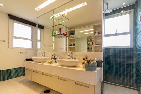 Apartamento à venda com 345m², 3 quartos e 5 vagasBanheiro Suíte 3