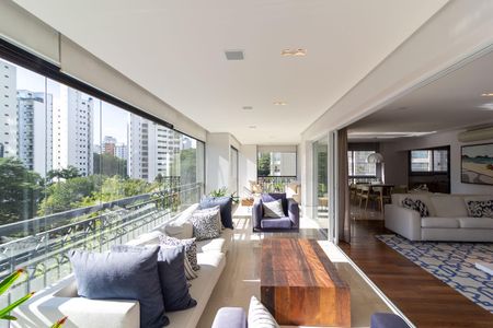 Apartamento à venda com 345m², 3 quartos e 5 vagasVaranda