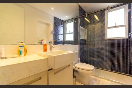 Apartamento à venda com 345m², 3 quartos e 5 vagasBanheiro Suíte 1