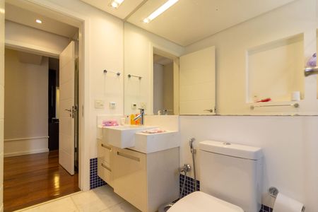 Apartamento à venda com 345m², 3 quartos e 5 vagasBanheiro Suíte 1