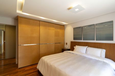 Apartamento à venda com 345m², 3 quartos e 5 vagasSuíte 3