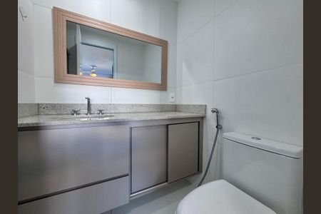 Apartamento à venda com 80m², 2 quartos e 1 vagaSuíte - Banheiro