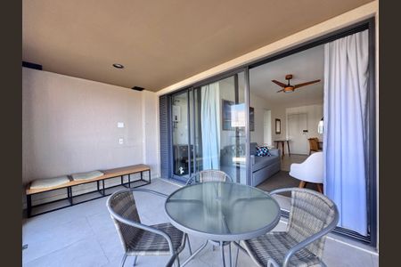 Apartamento à venda com 80m², 2 quartos e 1 vagaVaranda