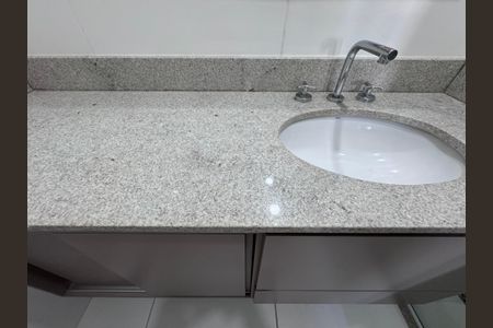 Apartamento à venda com 80m², 2 quartos e 1 vagaBanheiro Social