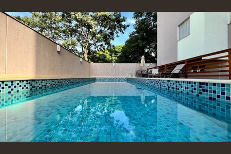 Apartamento à venda com 102m², 3 quartos e 2 vagas Apartamento à venda com 102m², 3 quartos e 2 vagasÁrea comum - Piscina