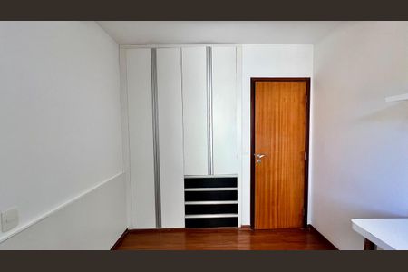 Apartamento à venda com 102m², 3 quartos e 2 vagas Apartamento à venda com 102m², 3 quartos e 2 vagasQuarto 2