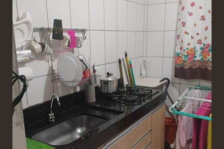 Cozinha de apartamento à venda com 2 quartos, 52m² em Europa, Contagem
