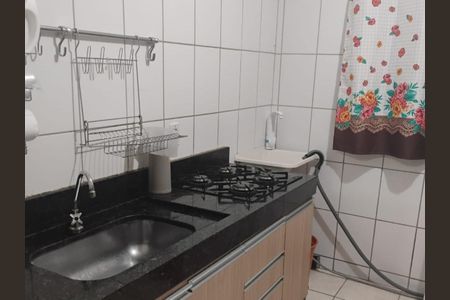 Cozinha de apartamento à venda com 2 quartos, 52m² em Europa, Contagem