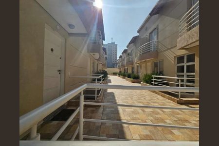 Casa de condomínio à venda com 70m², 2 quartos e 1 vagaÁrea comum