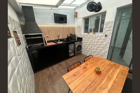 Casa de condomínio à venda com 70m², 2 quartos e 1 vagaÁrea de Serviço e churrasqueira