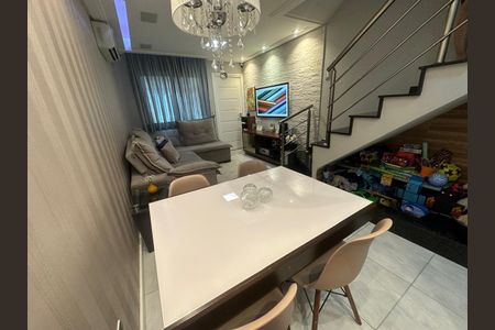 Casa de condomínio à venda com 70m², 2 quartos e 1 vagaSala