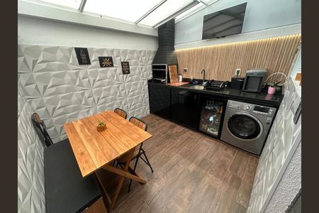 Casa de condomínio à venda com 70m², 2 quartos e 1 vagaÁrea de Serviço e churrasqueira