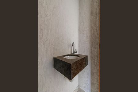 Casa à venda com 134m², 3 quartos e 3 vagas Casa à venda com 134m², 3 quartos e 3 vagasBanheiro de Serviço