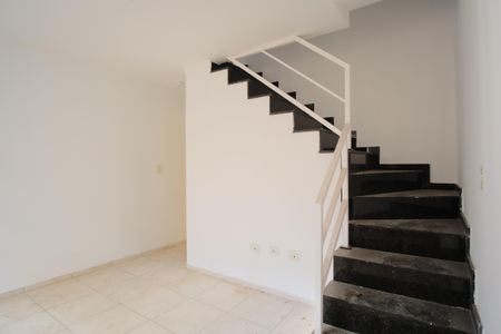 Casa de condomínio à venda com 58m², 2 quartos e 1 vagaSala