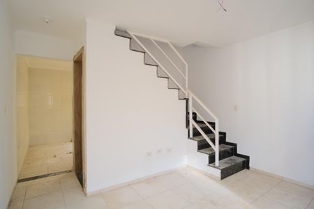 Casa de condomínio à venda com 58m², 2 quartos e 1 vagaSala