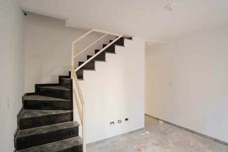 Casa de condomínio à venda com 58m², 2 quartos e 1 vagaSala