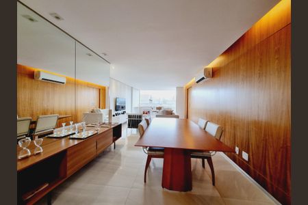 Apartamento à venda com 132m², 4 quartos e 2 vagasSala de Jantar