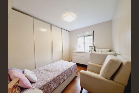 Apartamento à venda com 132m², 4 quartos e 2 vagasQuarto 3