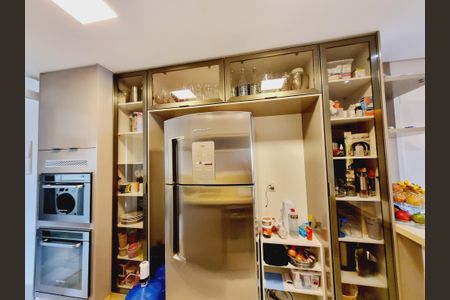 Apartamento à venda com 132m², 4 quartos e 2 vagasCozinha