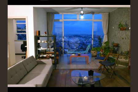 Apartamento à venda com 122m², 4 quartos e sem vaga