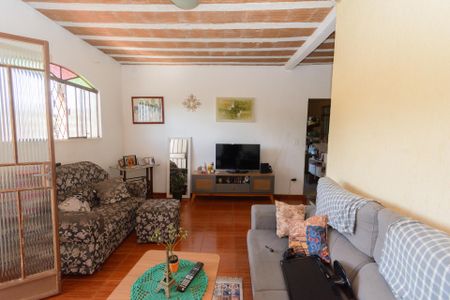 Casa à venda com 306m², 8 quartos e 1 vagaCasa3 - Sala