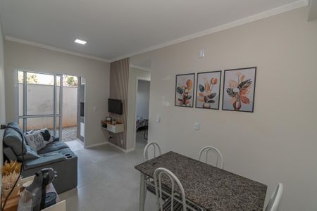 Apartamento para alugar com 70m², 2 quartos e 1 vagaSala 