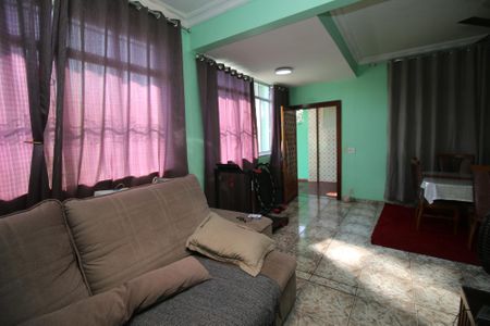 Casa à venda com 180m², 3 quartos e 3 vagasSala