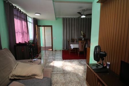 Casa à venda com 180m², 3 quartos e 3 vagasSala